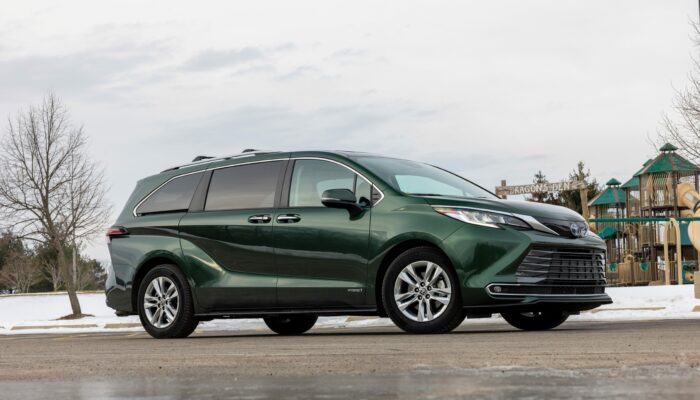 Top 5 Minivans with Best Resale Value – Sienna Odyssey Carnival