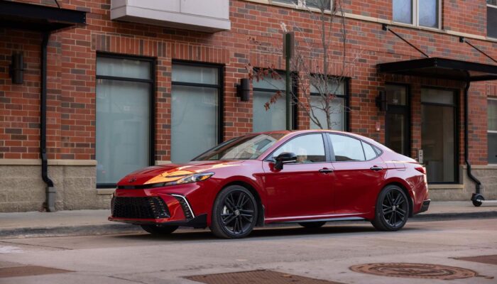 Best 2026 Sedans for Gas Mileage – Hybrid & Non-Hybrid