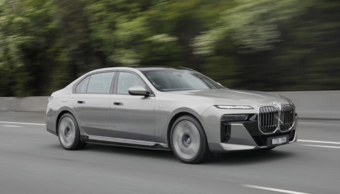 BMW i7 Review – Electric Flagship 7 Series