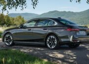 2025 BMW 530e – Midsize Luxury PHEV Review