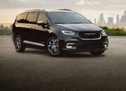 Best 2026 Minivans for Road Trips – Comfort & Tech